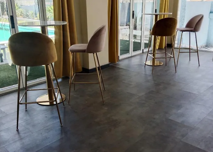 Holidays Blue 公寓式酒店 托雷莫利诺斯